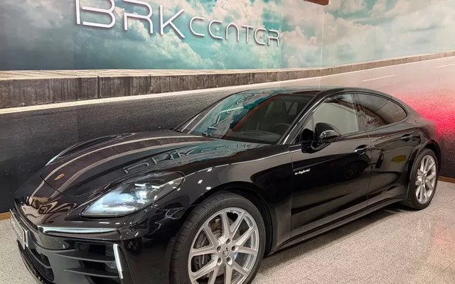 Porsche Panamera 4 E-Hybrid