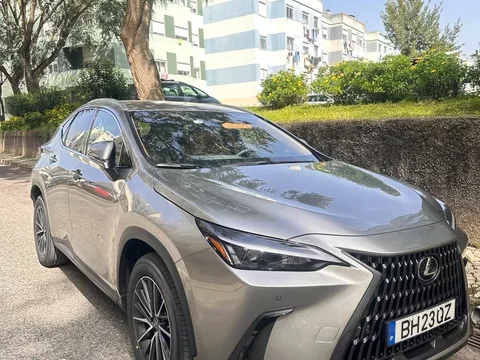 Lexus NX 450h+