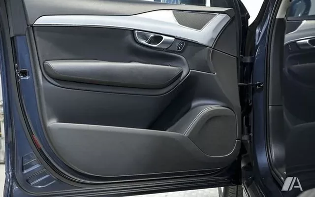 VOLVO XC90 2.0 T8 AWD Core Recharge Auto