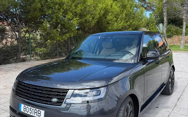 Land Rover Range Rover P550e Autobiography