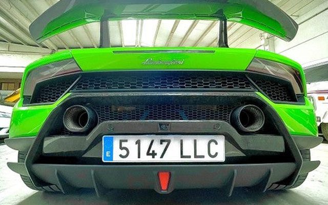 LAMBORGHINI Huracán LP 640-4 Performante