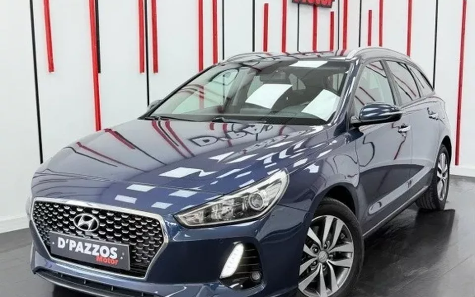 HYUNDAI i30 i30 CW 1.6CRDi Tecno Sky 110 - 14999€ en Jerez de la frontera