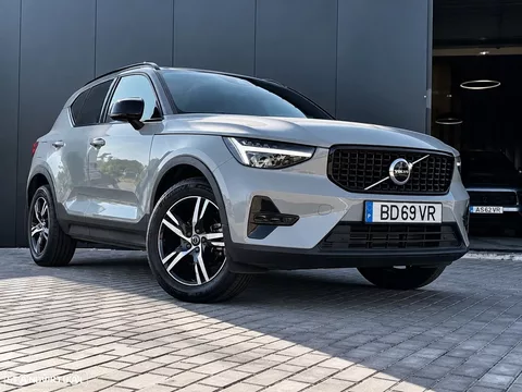 Volvo XC 40 1.5 T2 Plus Dark Auto