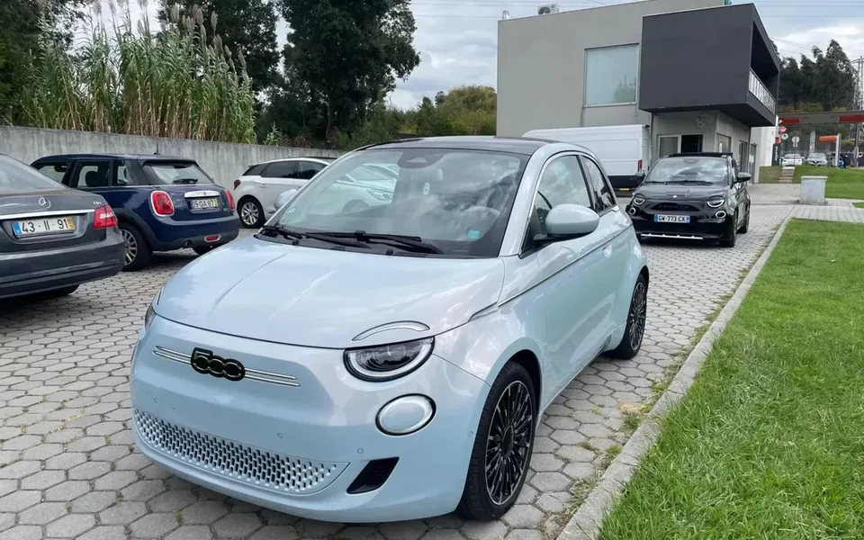 Fiat 500e 3 + 1 La Prima by Bocelli