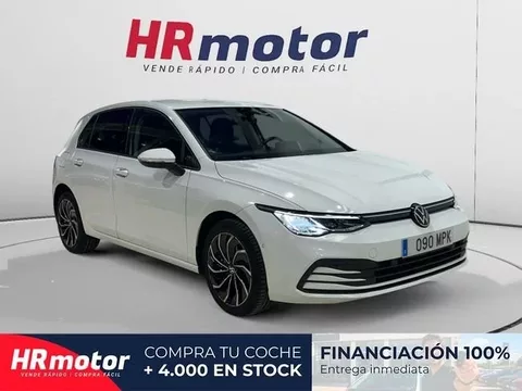 VOLKSWAGEN Golf Life