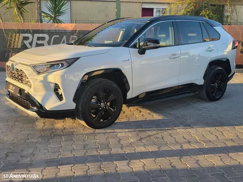 Toyota RAV4 2.5 HDF Square Collection