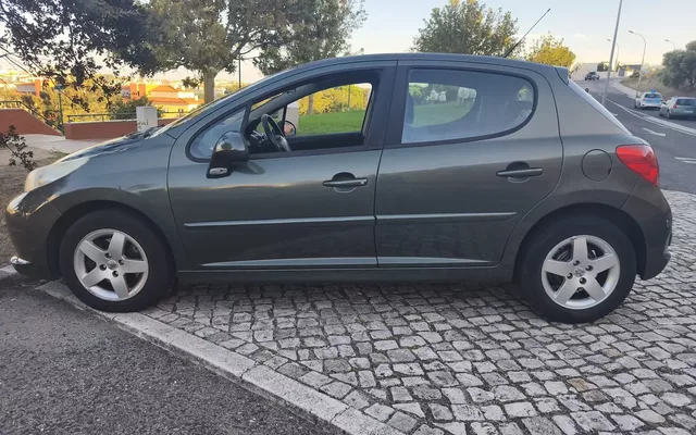 Peugeot 207 1.4 16V Open