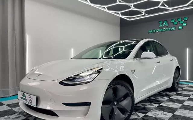 Tesla Model 3 Long-Range Dual Motor AWD