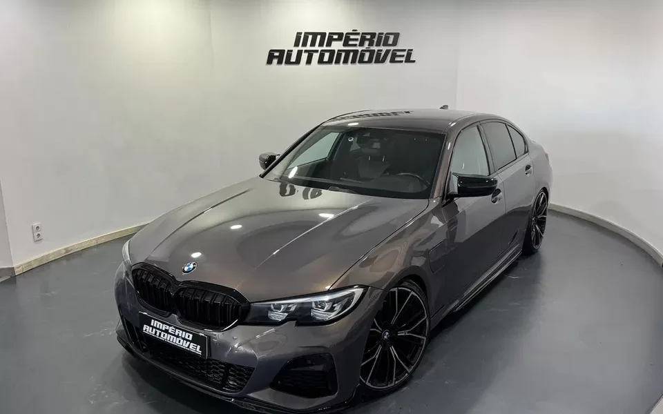 BMW 330 e Pack M Auto