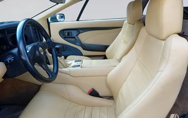 LOTUS Esprit ESPRIT S4