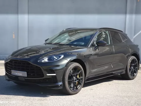 Aston Martin DBX 707