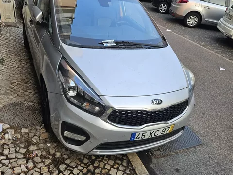 Kia Carens 1.7 CRDi ISG EX