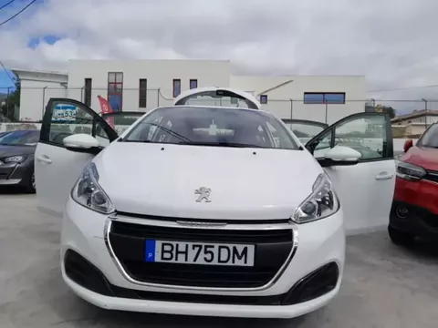 Peugeot 208 2019 1.2 PureTech Signature