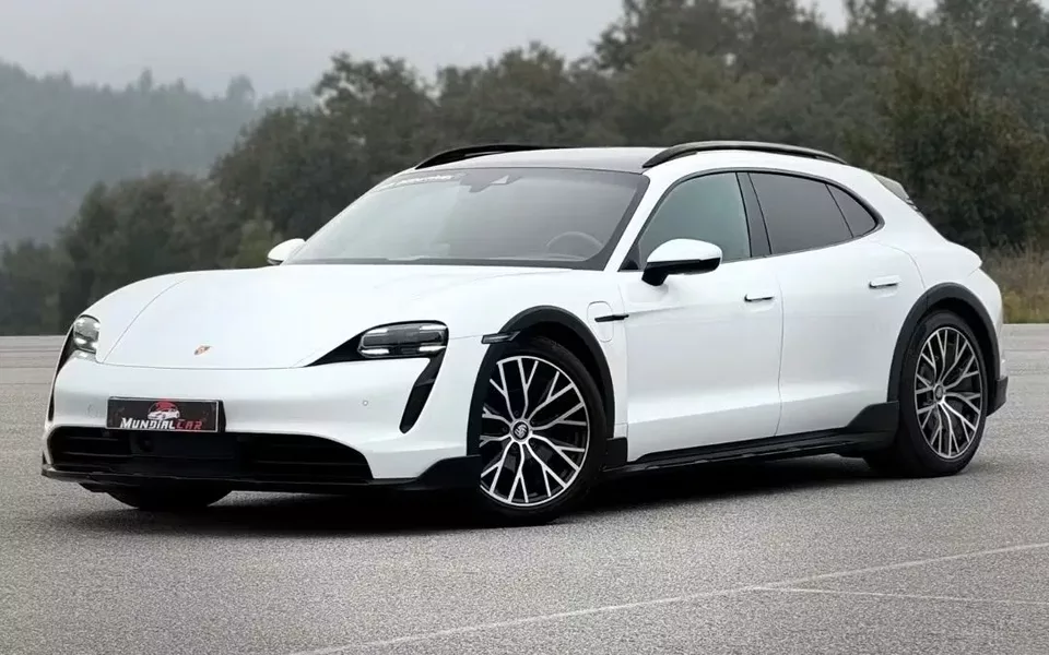 Porsche Taycan Cross Turismo