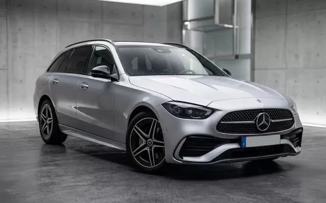 Mercedes-Benz C 300 e T 9G-TRONIC AMG Line