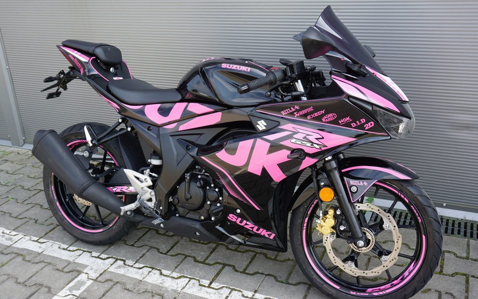 Suzuki GSX-R 125 GSXR PINK
