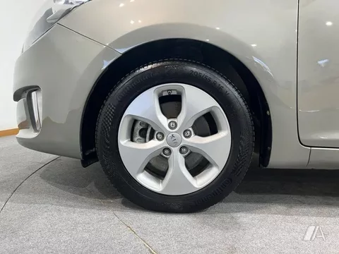 KIA Carens Carens 1.6 GDi Drive
