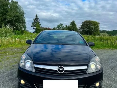 Opel Astra GTC 1.9 CDTI DPF Auto Cosmo