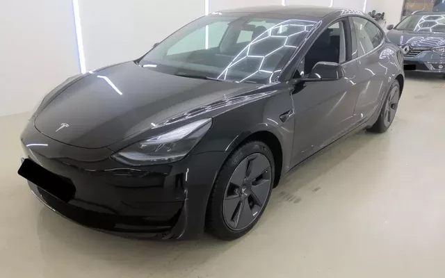 Tesla Model 3 Standard Range Plus RWD