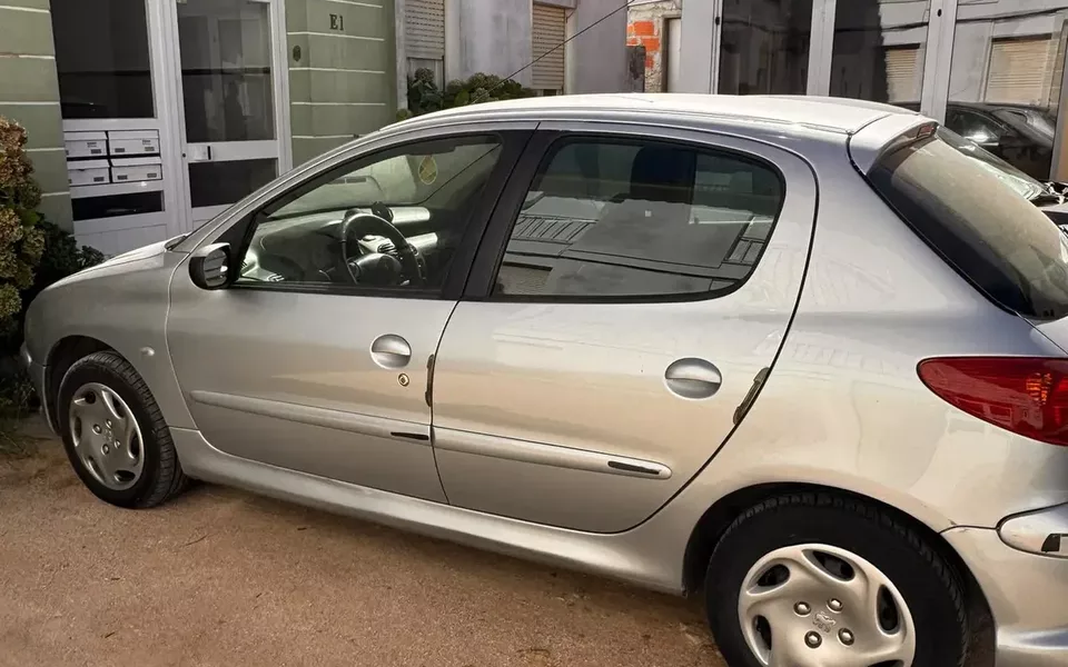 Peugeot 206