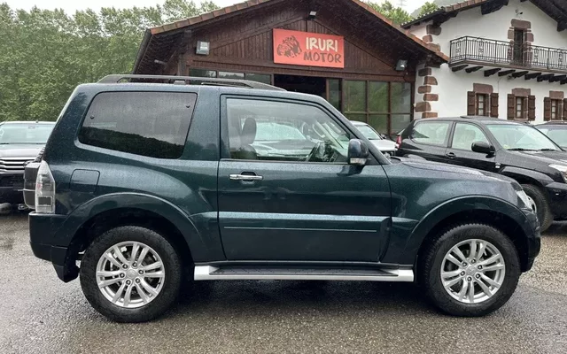 MITSUBISHI Montero Montero 3.2DI-D Kaiteki 5AT 190
