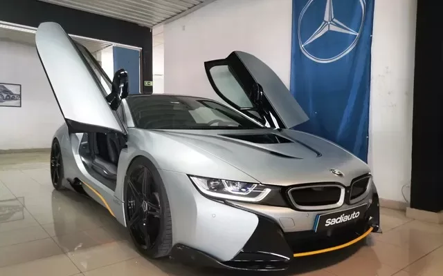 BMW i8