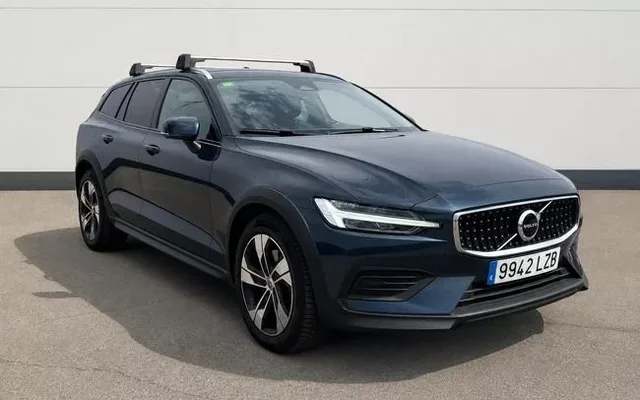 VOLVO V60 2.0 B4 D CROSS COUNTRY CORE AUTO AWD 197 5P - 30800€ en Leganes