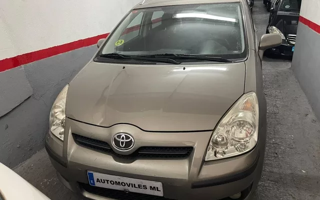 TOYOTA Corolla Corolla Verso 2.2D4D Sol