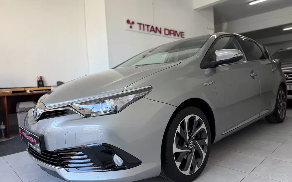 Toyota Auris 1.8 HSD Comfort +P.Sport+Navi