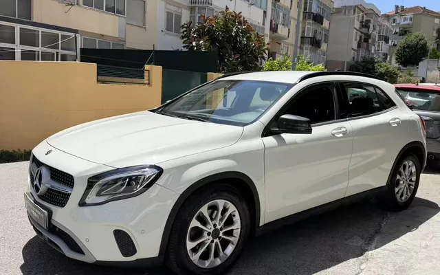 Mercedes-Benz GLA 180 (CDI) d 7G-DCT Urban