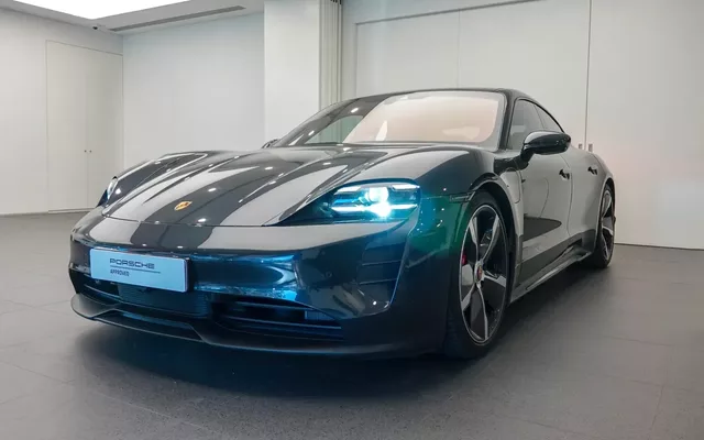 Porsche Taycan 4S