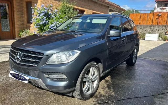 MERCEDES-BENZ Clase M ML 250BlueTec 4M 7G Plus (9.75)