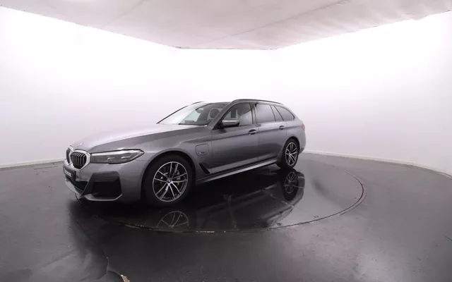BMW Serie 5 - 520e Touring Pack M GPS / Vidros Escurecidos / Cam. Traseira / JLL