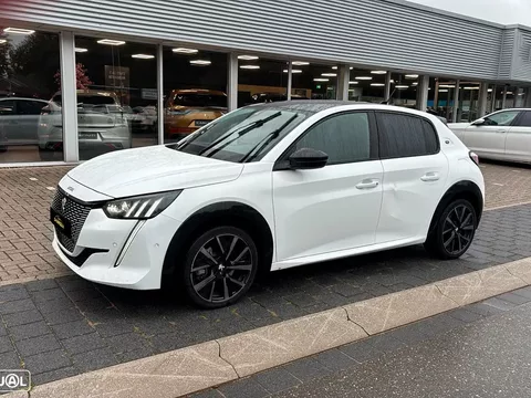 Peugeot e-208 GT