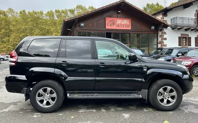 TOYOTA Land Cruiser Land Cruiser D-4D VXL