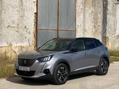 Peugeot e-2008 50 kWh GT
