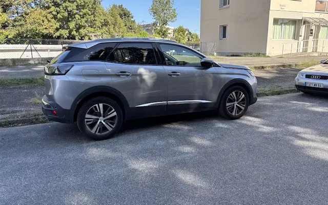 Peugeot 3008 1.5 BlueHDi Allure Pack