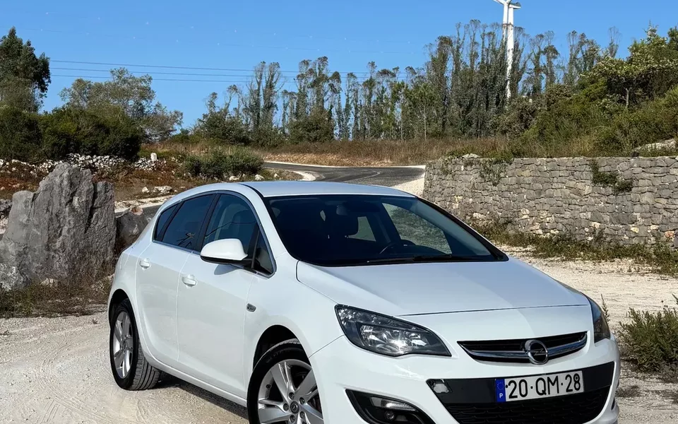 Opel Astra 1.6 CDTi Cosmo S/S J19