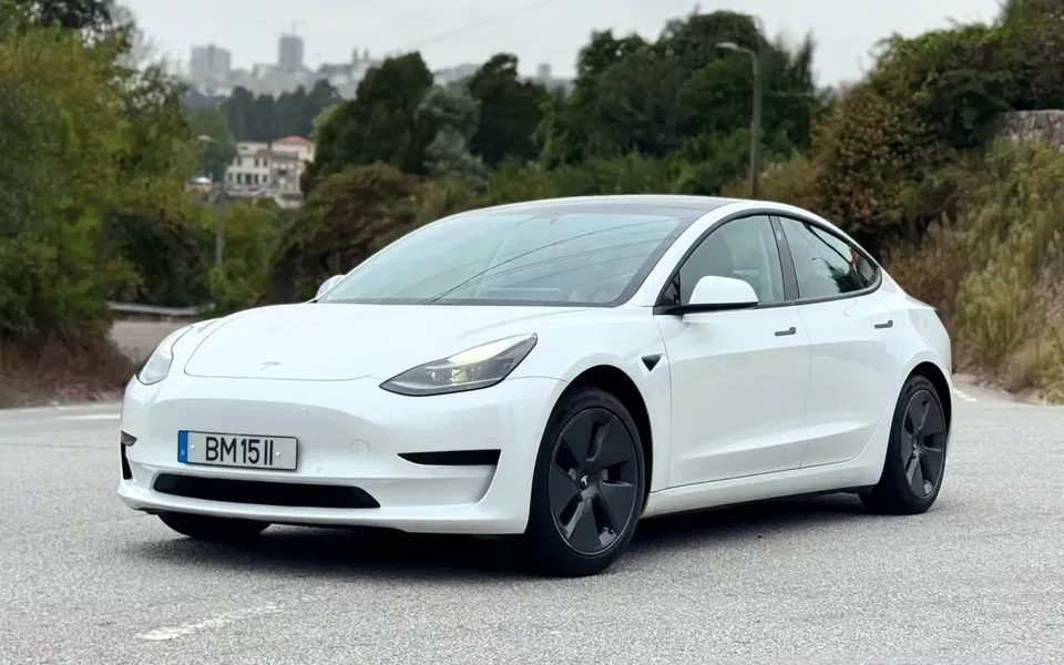 Tesla Model 3 Standard Range Plus RWD