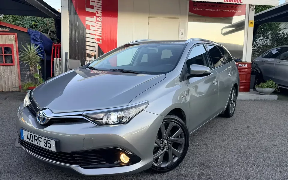 Toyota Auris Touring Sports 1.8 HSD Sport+Navi