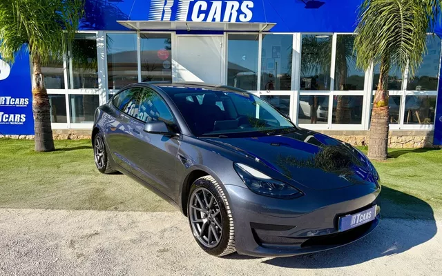 Tesla Model 3 Standard Range Plus RWD