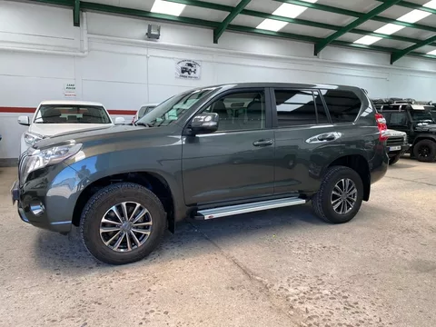 TOYOTA Land Cruiser Land Cruiser D-4D GX