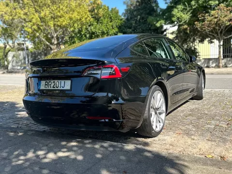 Tesla Model 3 Standard Range Plus RWD