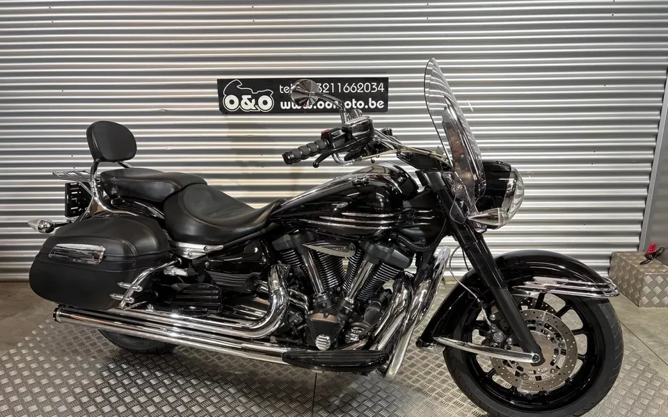 YAMAHA XV1900 MIDNIGHT STAR