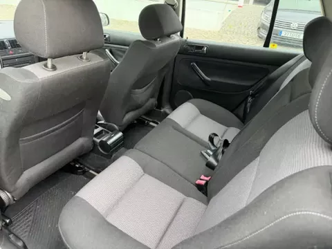 Volkswagen Golf 2003 1.4 FSi Confortline