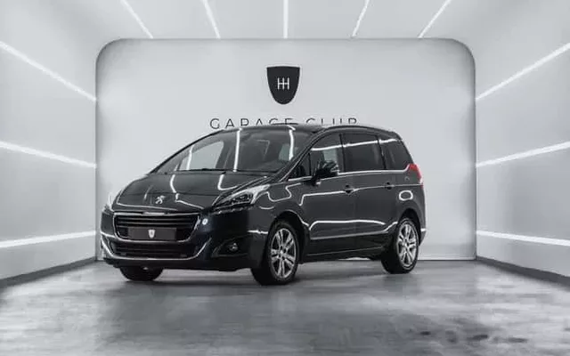 PEUGEOT 5008 5008 1.6 BlueHDI Allure 7 pl. 120