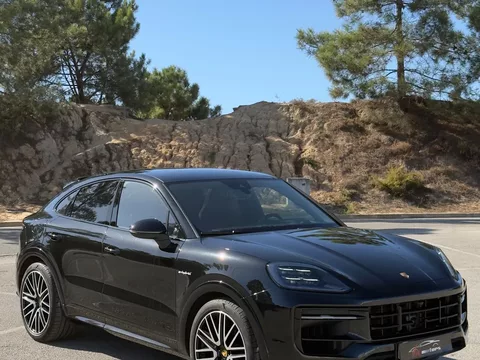 Porsche Cayenne Coupé E-Hybrid Black Edition