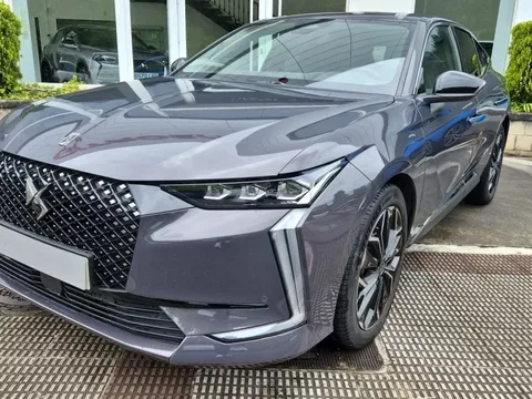 DS DS4 DS 4 BlueHDi Etoile Alcantara Aut. 130