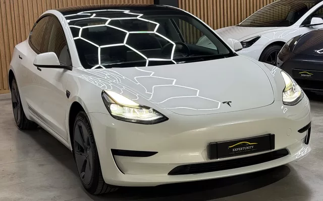 Tesla Model 3 Standard RWD