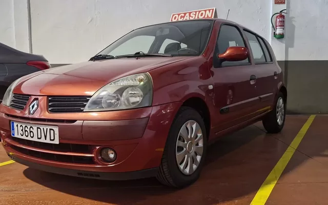 RENAULT Clio Clio 1.2 16v Community - 4990€ en Valladolid